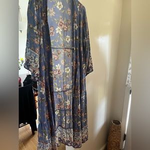 Blue flowers kimonos size large